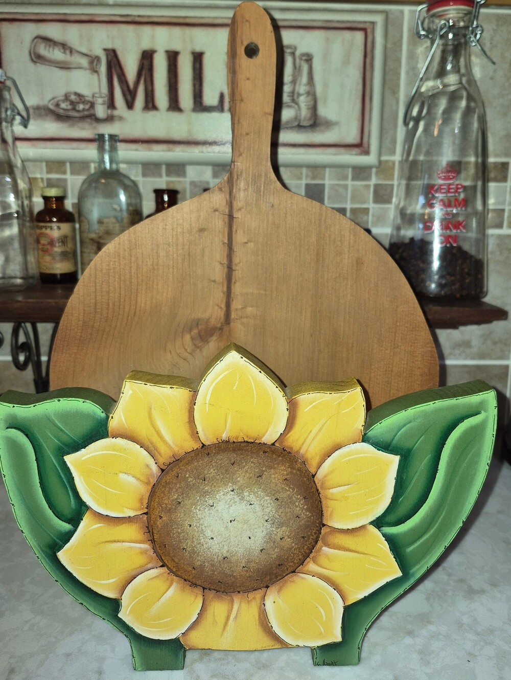 Vintage Wooden Paper Plate or Napkin Holder featuring a hand-painted Sunflower